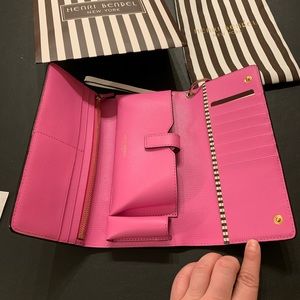 Henri Bendel Wallet